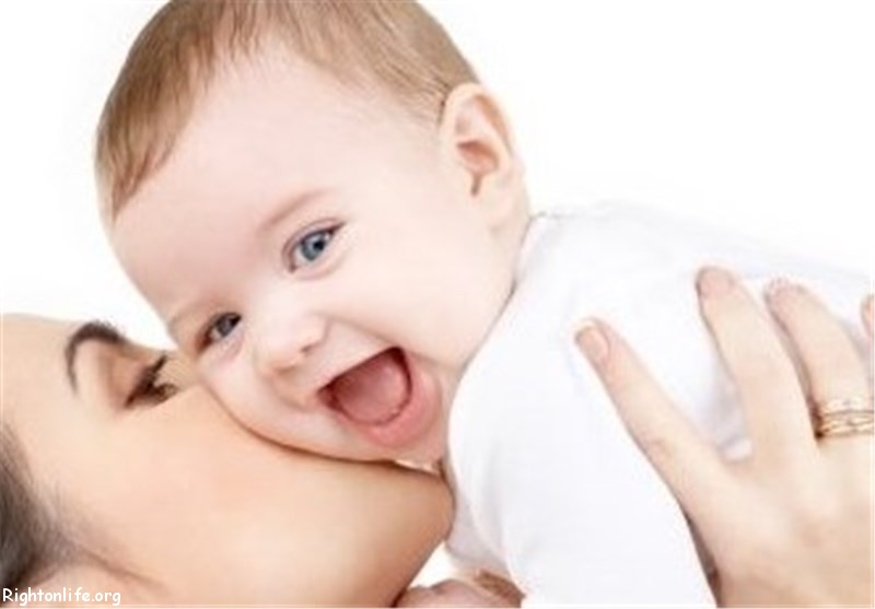 تغذیه با «شیر مادر» موجب تقویت اعضا اصلی بدن و تنومندی شیرخوار می‌شود