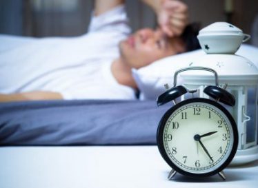 کمبود خواب (بی خوابی ) چیست و چگونه درمان می شود ؟