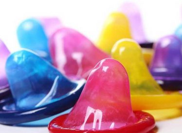 استفاده از کاندوم برای دو نوع رابطه جنسی